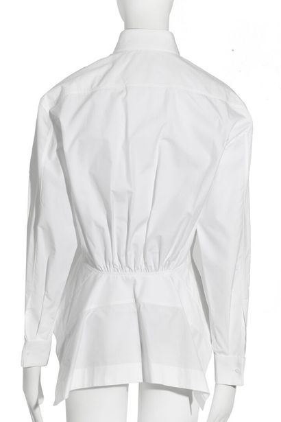 ALAÏA Une chemise en coton blanc Azzedine Alaia, moderne

An Azzedine Alaia white...