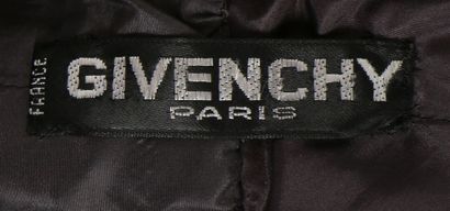 GIVENCHY Une robe de soirée en soie noire de la marque Givenchy, fin des années 1950,...