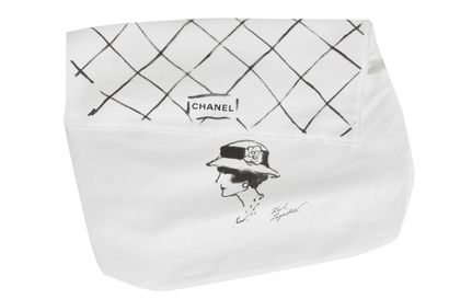 CHANEL Un sac en cuir agneau matelassé 'casino' de Chanel 2.55, printemps-été 2016

A...