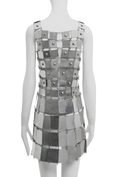 Paco RABANNE Une robe armure Paco Rabanne, 1967-68

A Paco Rabanne chain linked armour-plated...