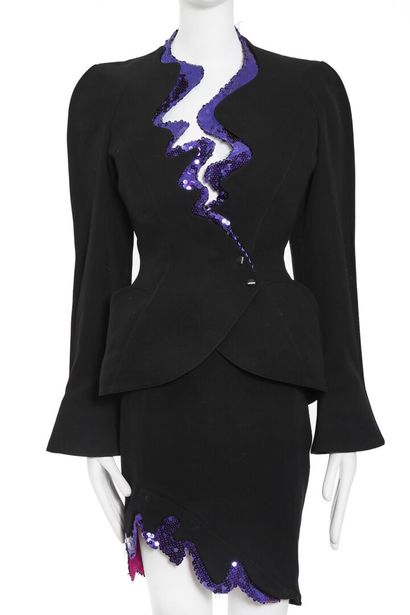 MUGLER A good Thierry Mugler black wool suit, 'Hiver Buick' collection, Autumn-Winter...