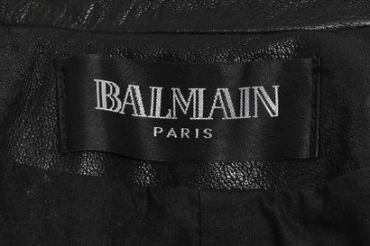 BALMAIN Une veste en cuir noir cloutée Balmain, moderne.

A Balmain studded black...