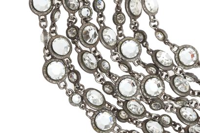 CHANEL Un collier à huit rangs en cristal facetté Chanel, 1998,



A Chanel facetted...