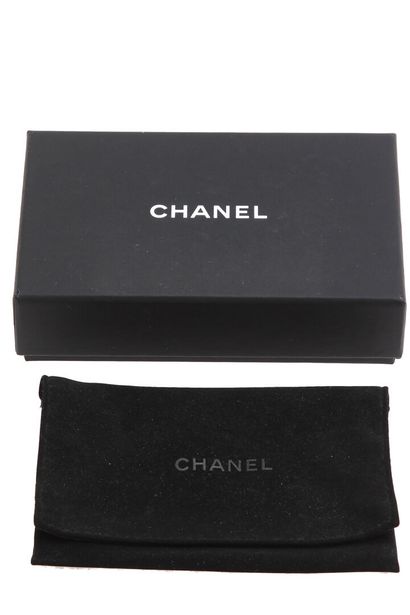 CHANEL A Chanel gilt metal sautoir, circa 1990-91,

A Chanel gilt metal sautoir,...