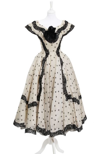 Paquin A Paquin couture dance dress, circa 1956

A Paquin couture dance dress, circa...