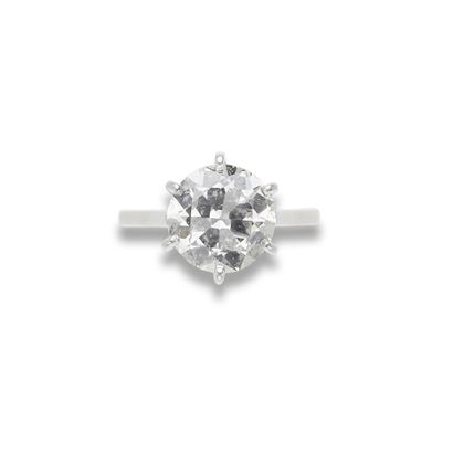 null Bague diamant



Sertie d'un diamant taille ancienne, monture en or gris 18K(750),...