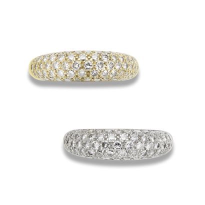 null Deux bagues diamants



De forme bombée, une en or gris 18K(750), une en or...