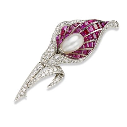 null Fine pearl, ruby and diamond brooch



Representing a flower, the pistil made...