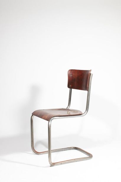 MART STAM (1899-1986) Chaise, modèle B 43

1935

Assise et dossier bois, structure...