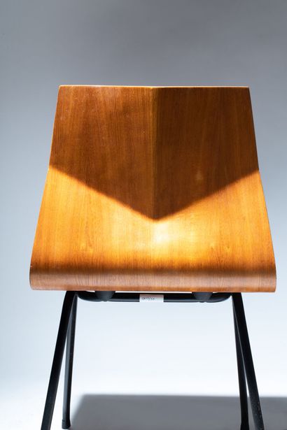Jean-René CAILLETTE (1919-2005) Diamond chair, model 57

Circa 1960

Wood, black...