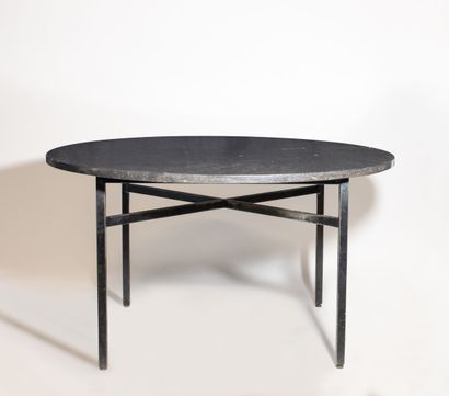 Dessin de Jean Le COUTEUR Table ronde de salle à manger

Plateau en granite noir,...
