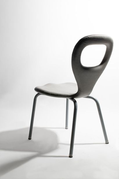 Marc NEWSON (né en 1963) Suite de 8 chaises, modèle TV Chair

Création en 1993

Tabe...