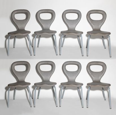 Marc NEWSON (né en 1963) Suite de 8 chaises, modèle TV Chair

Création en 1993

Tabe...
