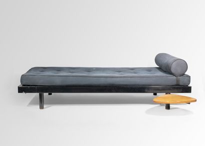 Jean PROUVE (1901-1984) et Charlotte PERRIAND (1903-1999) Bed of rest, model Scal...