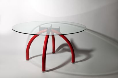 Ettore SOTTSASS (1917-2007) Table ronde, modèle Spyder

Création 1986

Plateau circulaire...