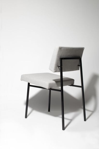 Gérard GUERMONPREZ (XXème) Suite of 8 chairs, model 1901

Circa 1950

Grey fabric...