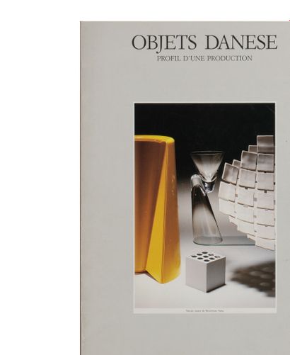 Ensemble de documentations sur les années 80/90 Seize livres dont:

- Objets Danese,...