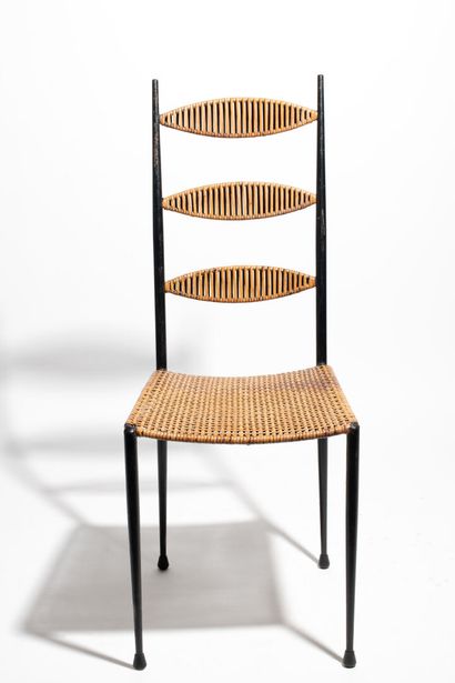Lot de deux chaises : Wicker seat and back, black lacquered metal base

103 x 40...