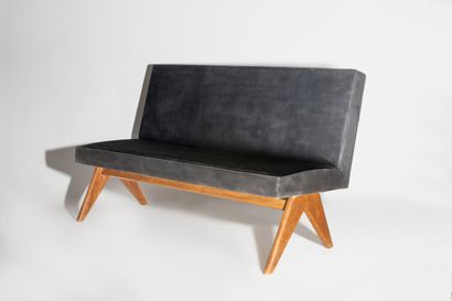 Pierre Jeanneret (1896-1967) Public Bench model

1955

Black tinted cotton seat and... Gazette Drouot