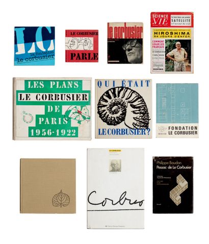 Ensemble de documentations sur Le Corbusier Ten books including:

- La Fondation... Gazette Drouot