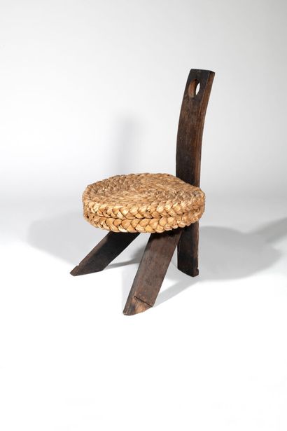 Travail populaire Low armchair 

Wicker and wood

54 x 31 x 31 cm



A small wood...