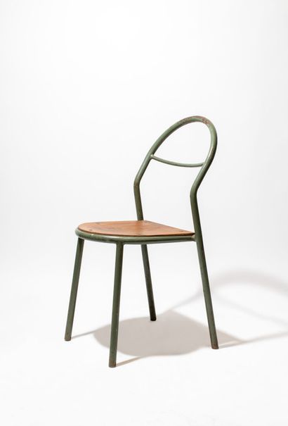 René HERBST (1891-1982) Chair, model C27

Wooden seat, tubular structure with green...