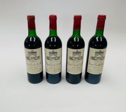 Léoville Las Cases - Saint Julien, 2nd cru classé. 4 bouteilles 1981 Three corroded...