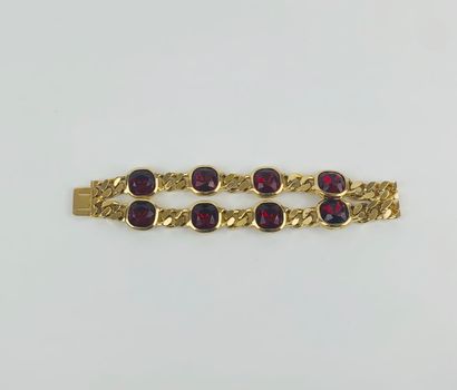 CHRISTIAN DIOR 1980's 

Double chain link bracelet in gold metal and red rhinestones...