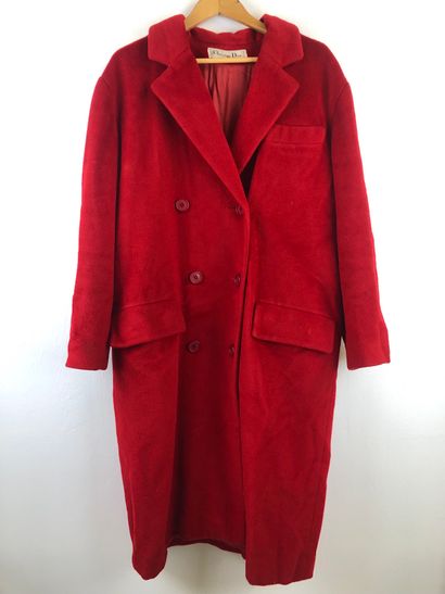 Christian DIOR Boutique Years 1980 A long red wool coat

Equivalent size 38 Condition...
