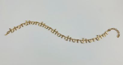 CHRISTIAN DIOR Summer 1982 

Necklace links forming the word Dior in loop, in gold...