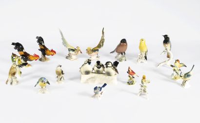null Ensemble de petits sujets en porcelaine figurant des oiseaux, modernes