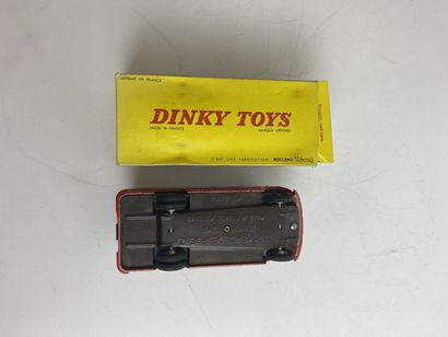 DINKY TOYS FRANCE - Ref 541 Petit Autocar Mercedes Benz Red and cream color, TBE
Cardboard...
