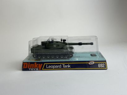 DINKY TOYS ENGLAND-Ref 694: Tank Destroyer et ref 683 Chieftain tank et ref 692 Leopard...