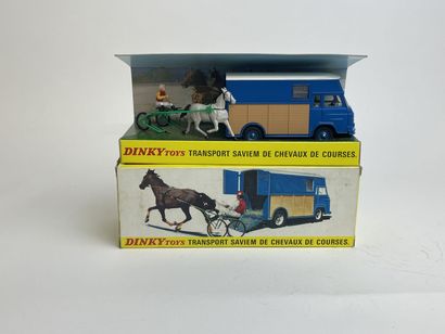 DINKY TOYS FRANCE-ref 571: transport Saviem de chevaux de courses TBE, avec un cheval...