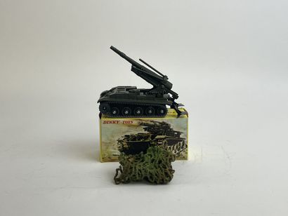 DINKY TOYS FRANCE-ref 813-Canon de 155 automoteur TBE, with camouflage net and gray...