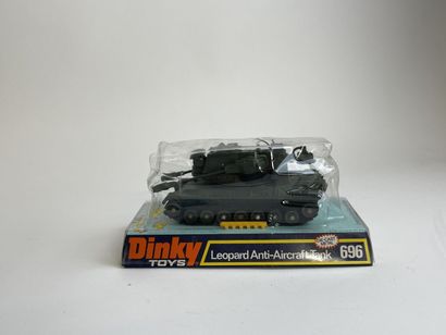 DINKY TOYS ENGLAND-ref 699: Leopard recovery tank et ref 656: Canon de 88 mm sur...
