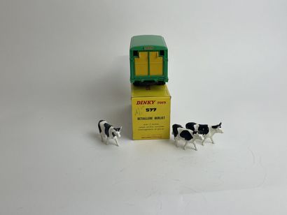 DINKY TOYS FRANCE- ref. 577 Bétaillère Berliet GAK TBE with three cows, in its box...