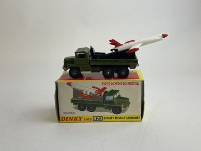 DINKY TOYS ENGLAND-ref 620-Berliet Carrier lance-missiles BE with white missile with...