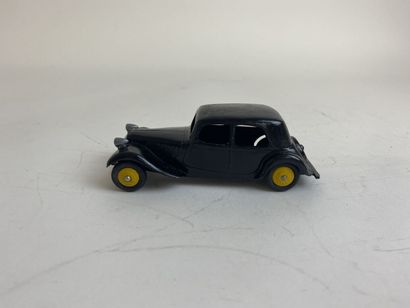 DINKY TOYS FRANCE - Ref 24N Citroen Traction 11BL Black color (probably repainted)...