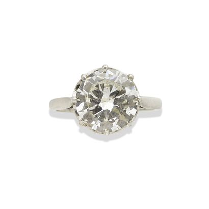 null Diamond ring

Set with an old cut diamond weighing 4.43 carats, set in platinum...