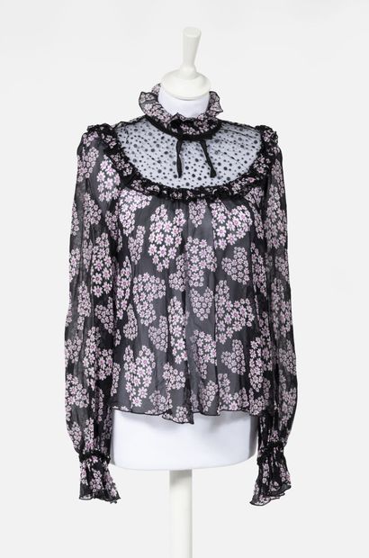 GIAMBA Black silk blouse with small white and pink flowers, black lace collar



Italian...