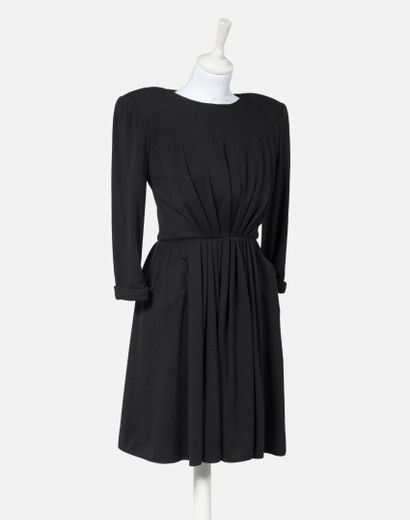 VALENTINO Boutique Black wool long sleeve dress with pockets, size 6