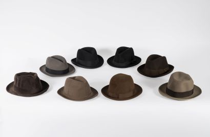 A lot of eight men's hats in wool including...