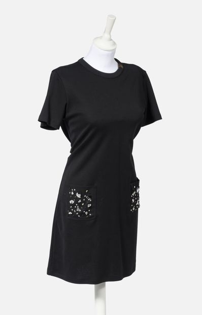 LOUIS VUITTON Robe tee-shirt en coton noir

A manches courtes, col rond, les poches...