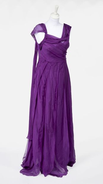 ALBERTA FERRETTI Purple silk evening dress and pair of mules

Dress size 44 Italian

Pair...
