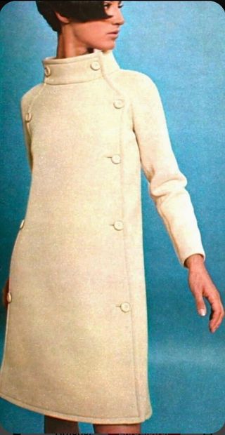 UNGARO Manteau-Robe Couture en laine crème, Automne-Hiver 1965-66, 

labelled, double-breasted...