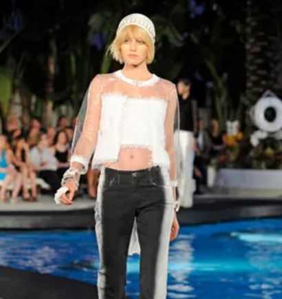 CHANEL Jacket and matching top, Cruise 2009 collection



un-labelled, of perforated...