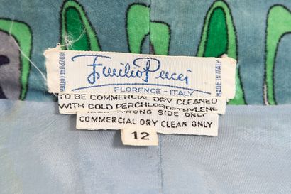 PUCCI Tailleur en velours imprimé Pucci, années 1960





labelled, in shades of...