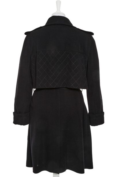 CHANEL Manteau, moderne

labelled, size 46, of quilted black wool-jersey with double...