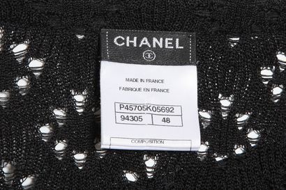 CHANEL Ensemble noir deux pièces, moderne

labelled, size 48, comprising cardigan...